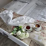 Kryształowy Dworek Pensjonat 3*
