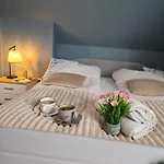Krysztalowy Dworek Guest house