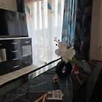 Pensjonat Kryształowy Dworek 3*
