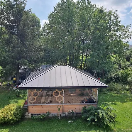 ゲストハウス Krysztalowy Dworek シャフラリ