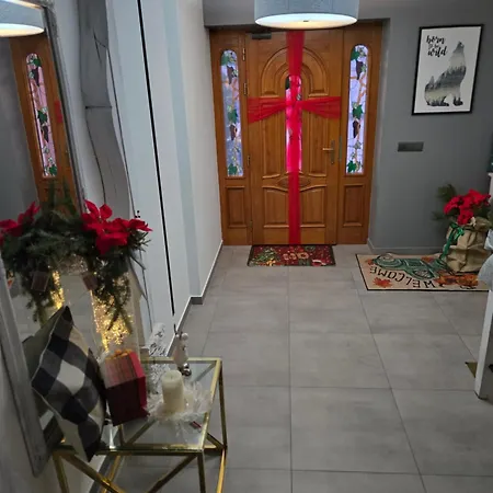 Pensjonat Kryształowy Dworek *