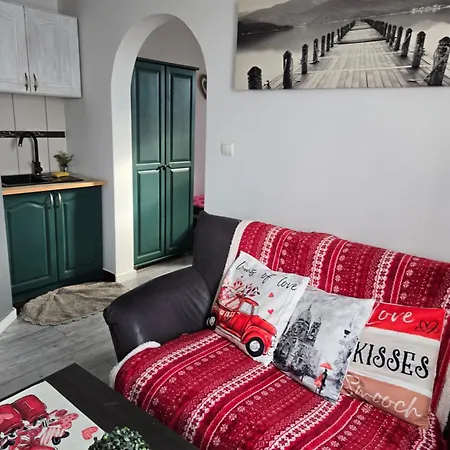 Krysztalowy Dworek Guest house *