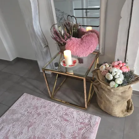 Krysztalowy Dworek Guest house
