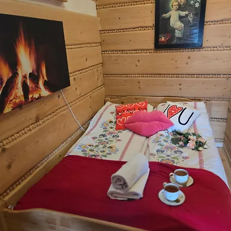 Krysztalowy Dworek Guest house *