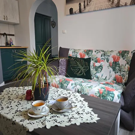 Krysztalowy Dworek Guest house *