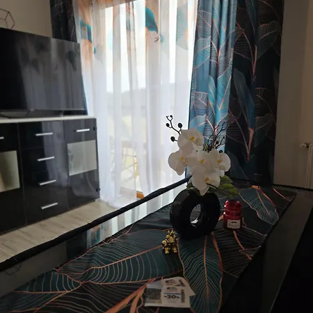 招待所 Krysztalowy Dworek 3*