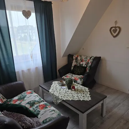 Pensjonat Kryształowy Dworek *