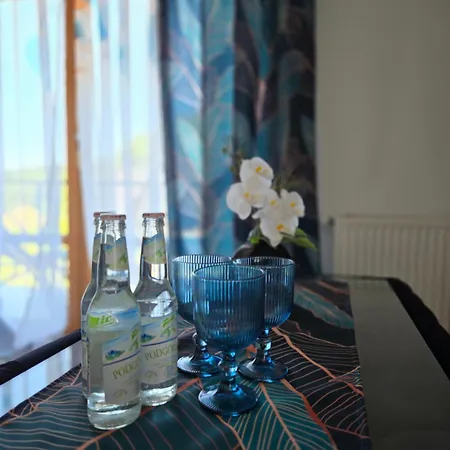 ゲストハウス Krysztalowy Dworek 3*