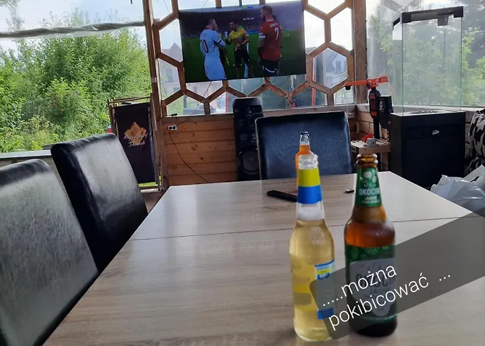 Krysztalowy Dworek 게스트하우스 샤플라리