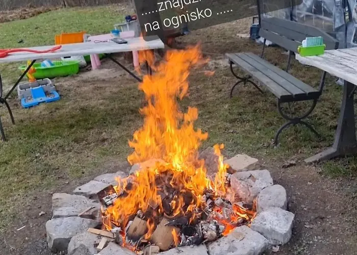 Krysztalowy Dworek 게스트하우스 샤플라리